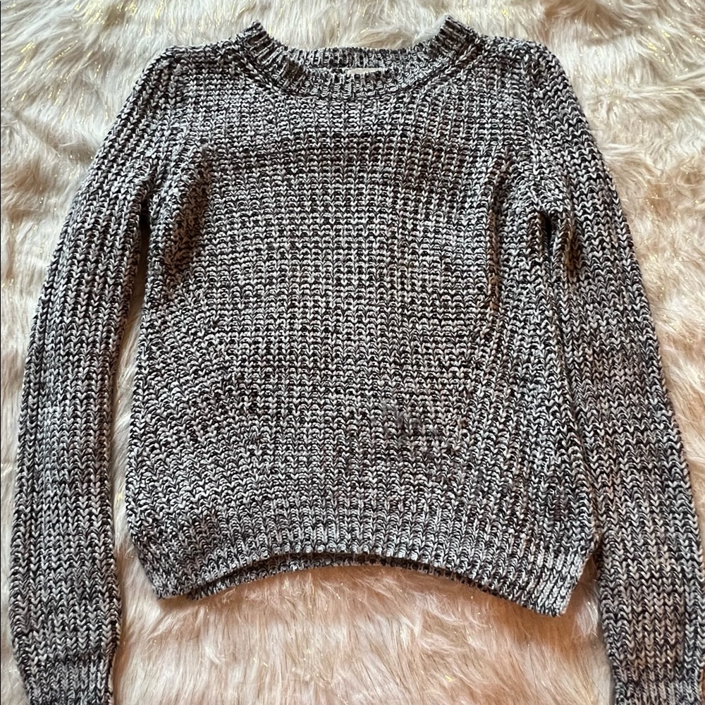 Ambiance Small Knit Sweater